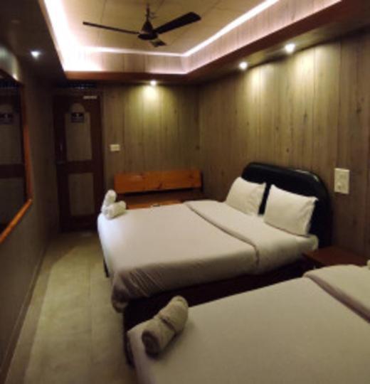 Baba Tourist Lodge Shillong Exterior foto